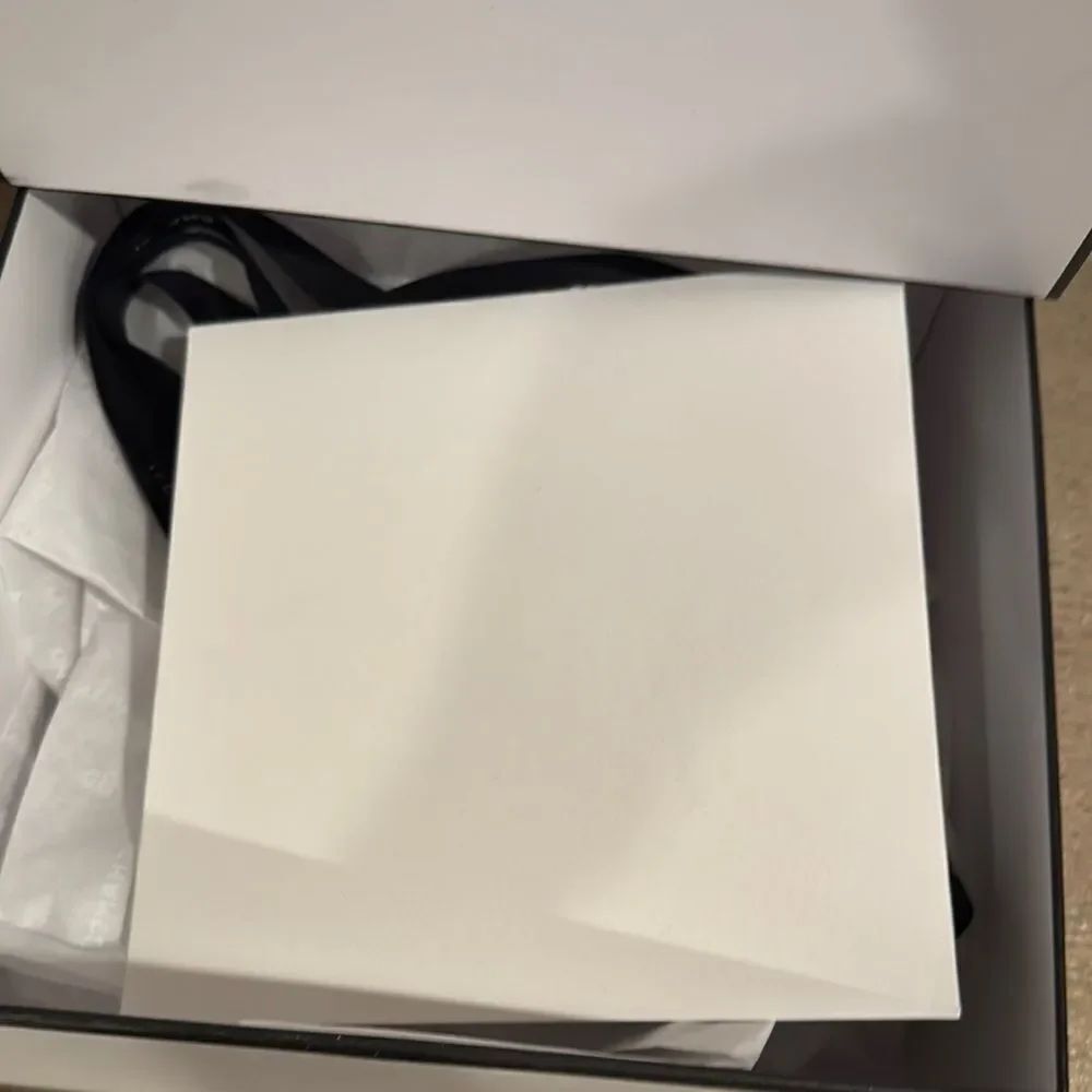 Chanel Gift Box with Cards - Picture 10 of 16